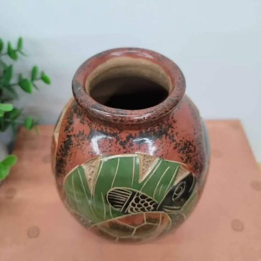 Unbranded handmade clay